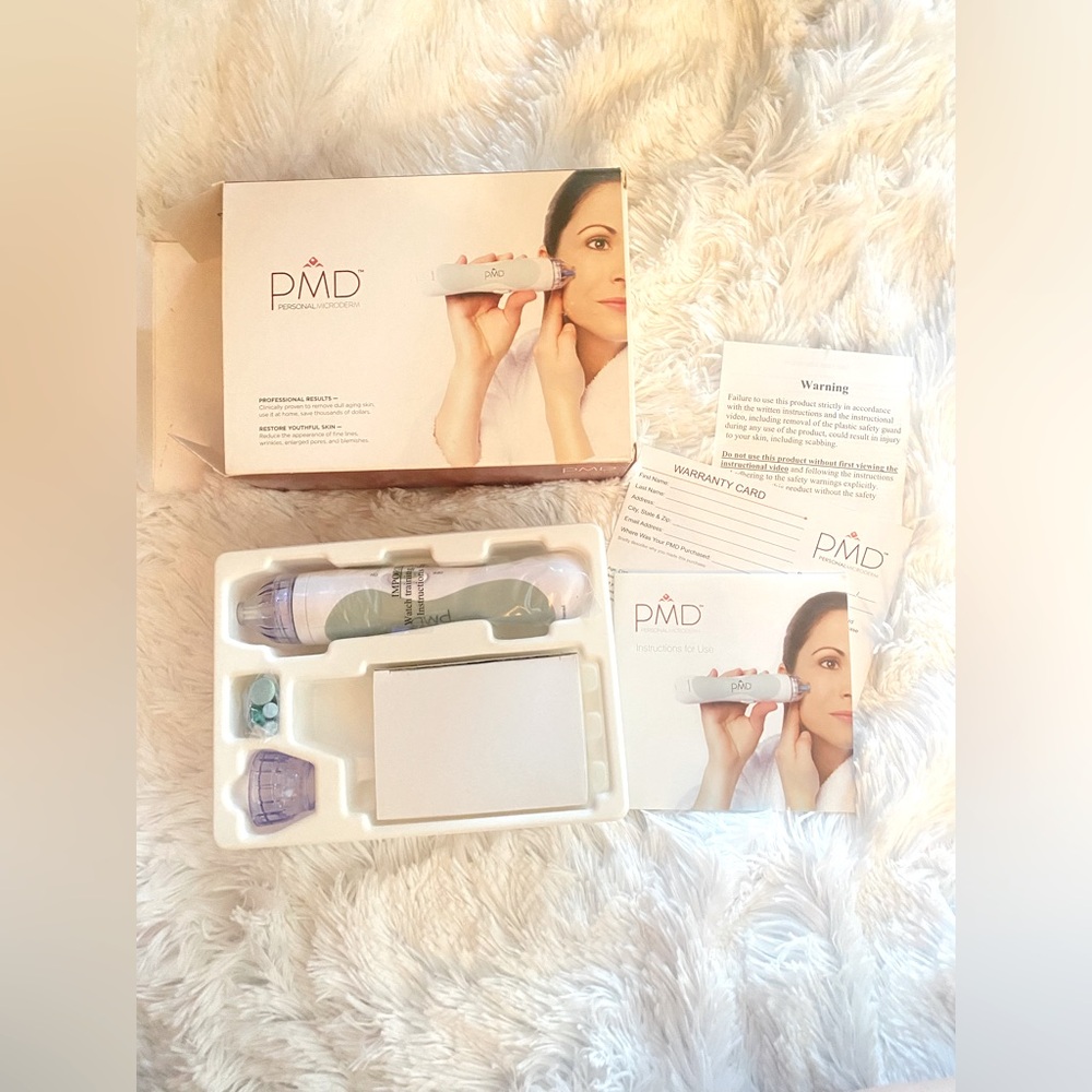 PMD Skincare Device in White